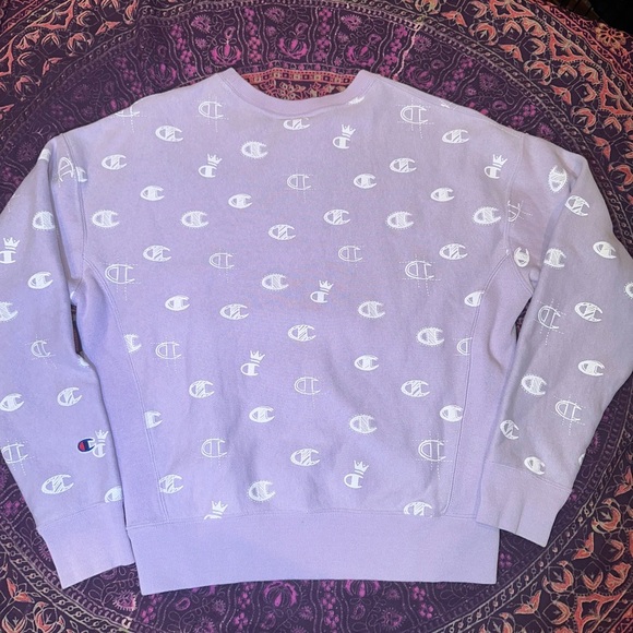Champion Lavender Crewneck with Crowns - Picture 1 of 6